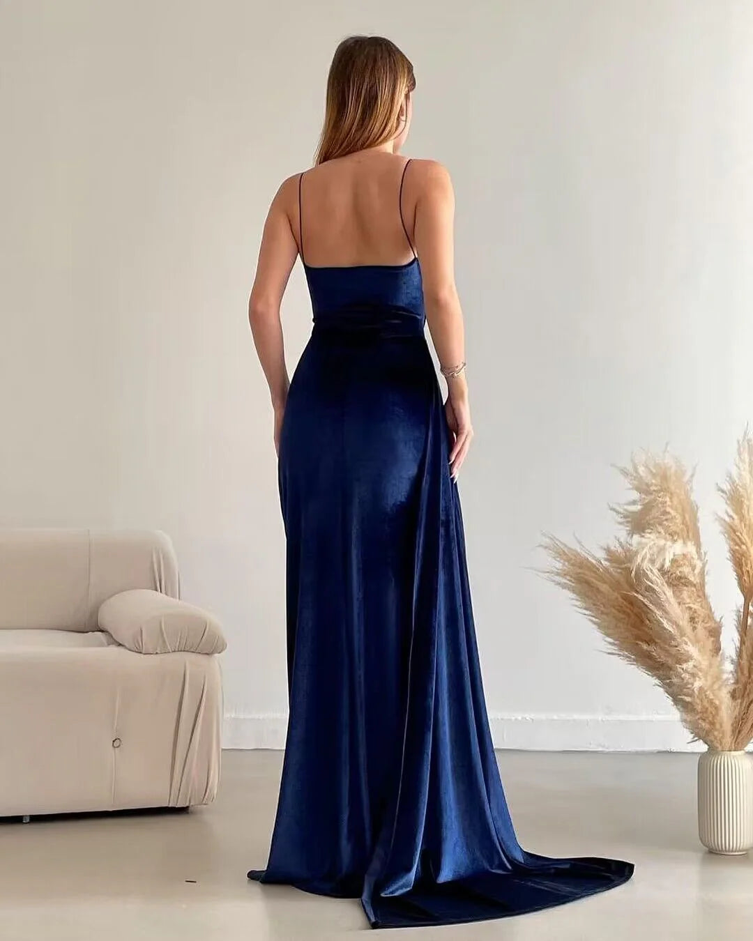 Weitese Formal Women's Dresses Spaghetti Straps Sheath Royal Blue Velvet Long Prom Dresses With Slit Prom Dresses Stores
